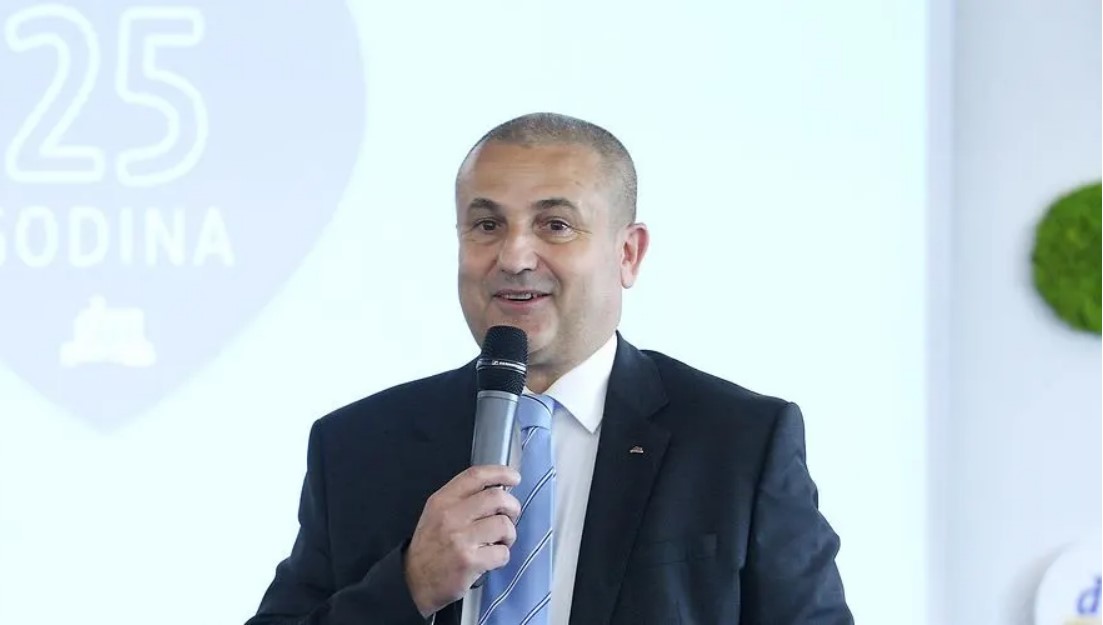 Novi detalji: Šef uprave dm-a napao trenera nakon što je vidio poruku ...